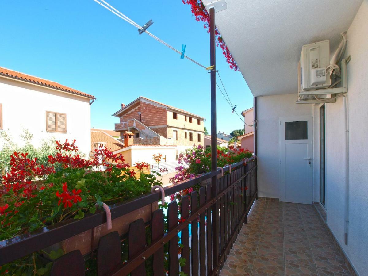 Apartments Mirko 647 Pula Exterior photo